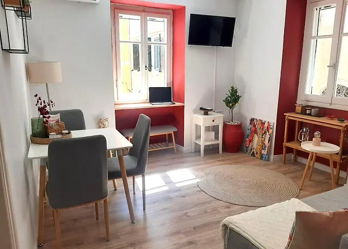 Lemonia Deluxe Apartment